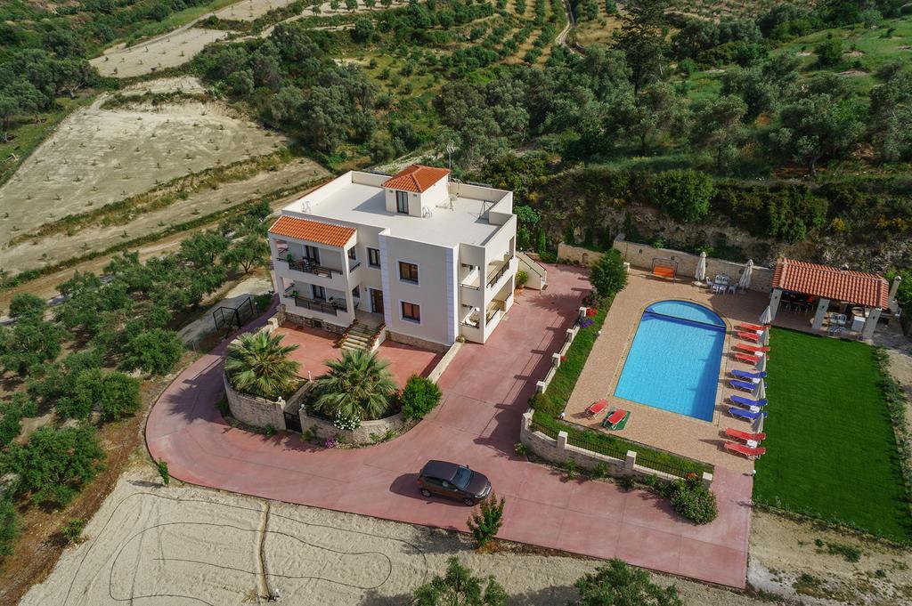 Villa Laga With Pool, 300M To Taverns, Childrens Area, Bbq! Kirianna Ngoại thất bức ảnh