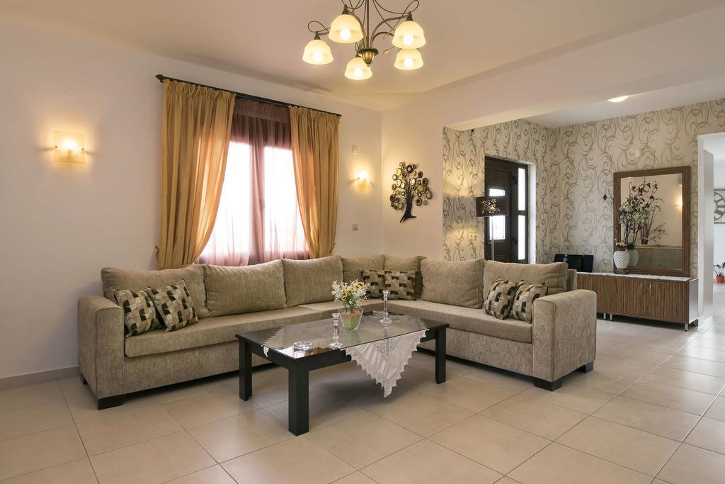 Villa Laga With Pool, 300M To Taverns, Childrens Area, Bbq! Kirianna Ngoại thất bức ảnh