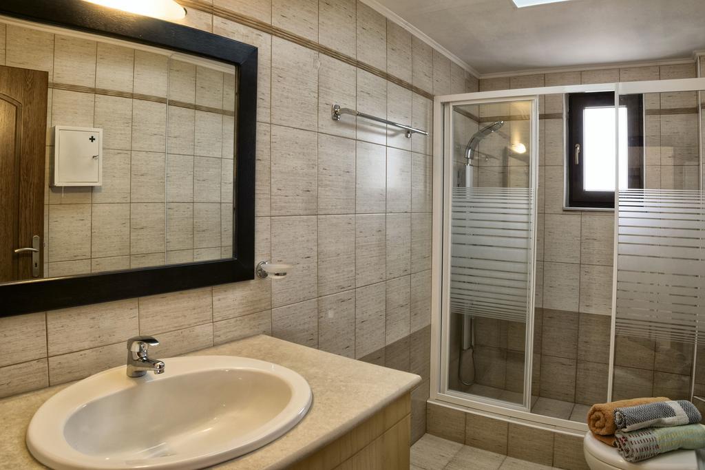 Villa Laga With Pool, 300M To Taverns, Childrens Area, Bbq! Kirianna Ngoại thất bức ảnh