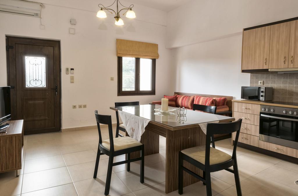 Villa Laga With Pool, 300M To Taverns, Childrens Area, Bbq! Kirianna Ngoại thất bức ảnh