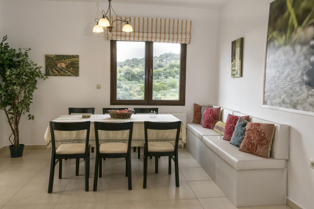 Villa Laga With Pool, 300M To Taverns, Childrens Area, Bbq! Kirianna Ngoại thất bức ảnh