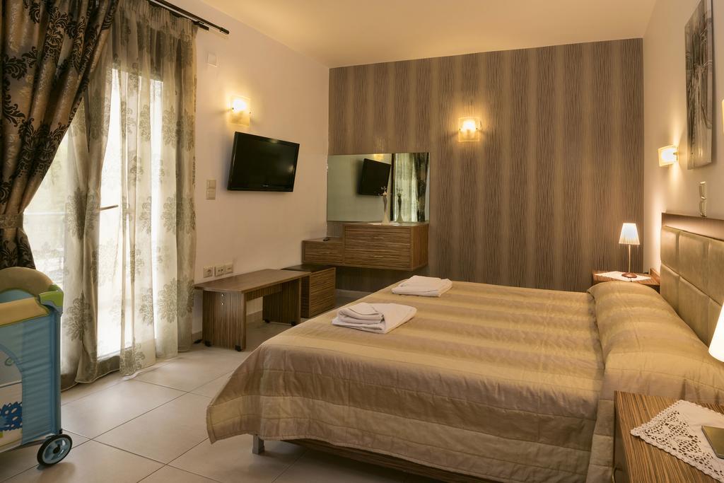 Villa Laga With Pool, 300M To Taverns, Childrens Area, Bbq! Kirianna Ngoại thất bức ảnh