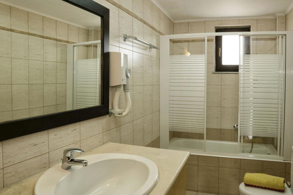 Villa Laga With Pool, 300M To Taverns, Childrens Area, Bbq! Kirianna Ngoại thất bức ảnh