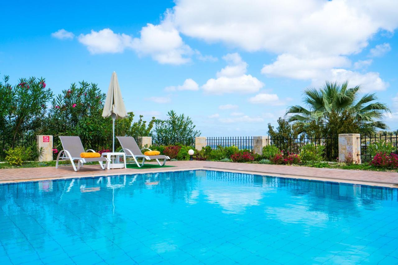 Villa Laga With Pool, 300M To Taverns, Childrens Area, Bbq! Kirianna Ngoại thất bức ảnh