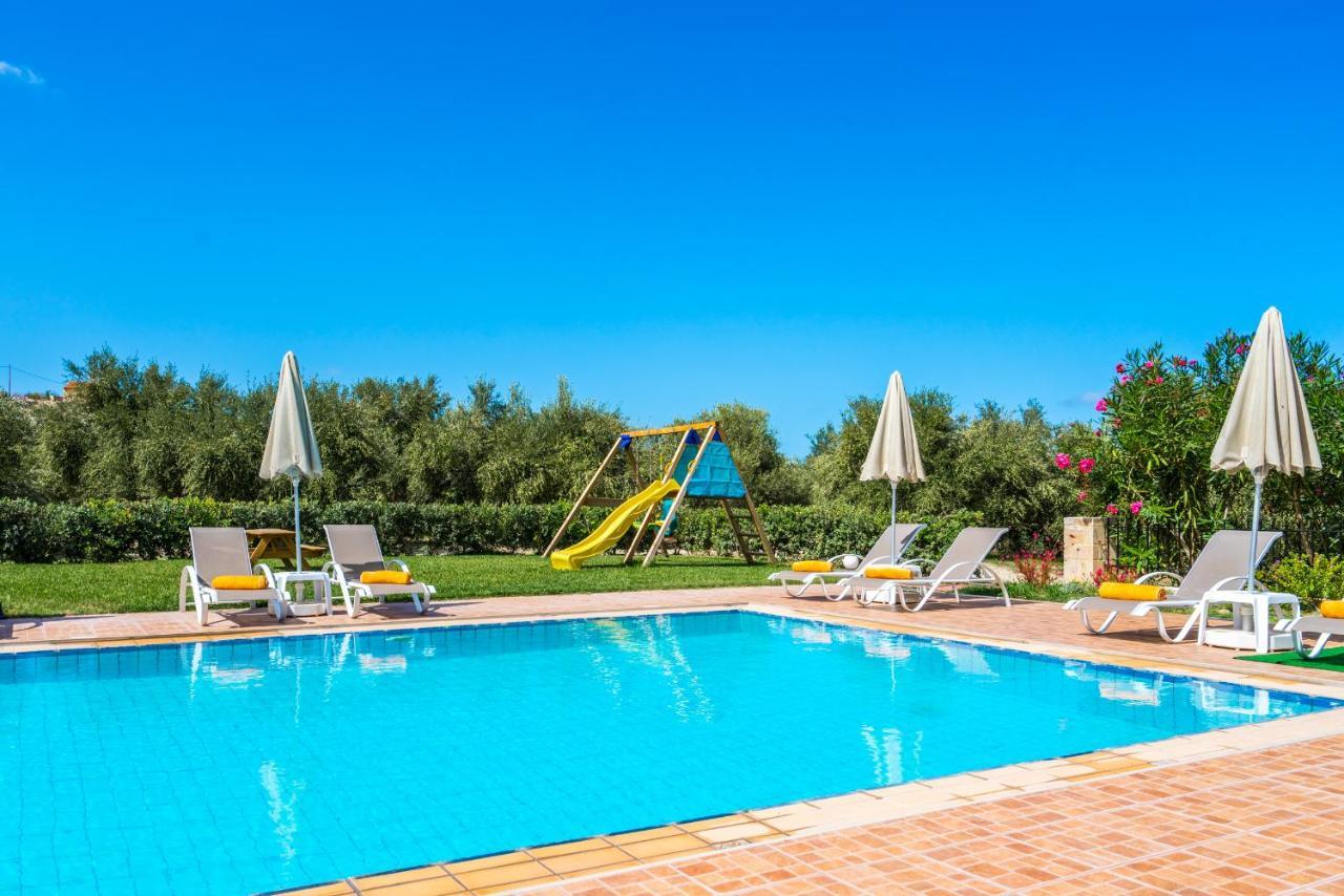 Villa Laga With Pool, 300M To Taverns, Childrens Area, Bbq! Kirianna Ngoại thất bức ảnh