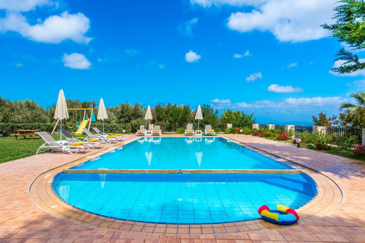 Villa Laga With Pool, 300M To Taverns, Childrens Area, Bbq! Kirianna Ngoại thất bức ảnh
